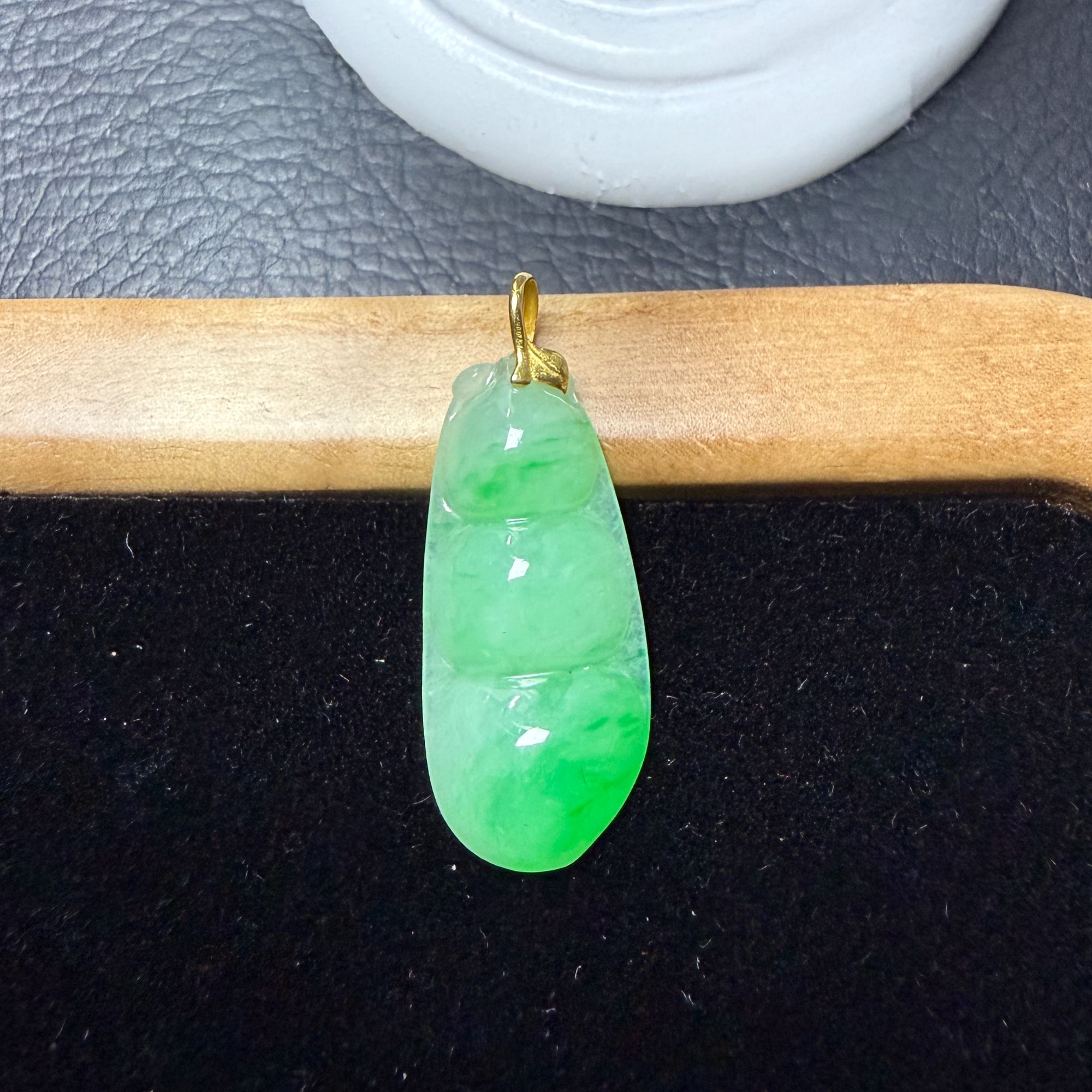 久鱼珠宝  18K金缅甸翡翠挂件 15