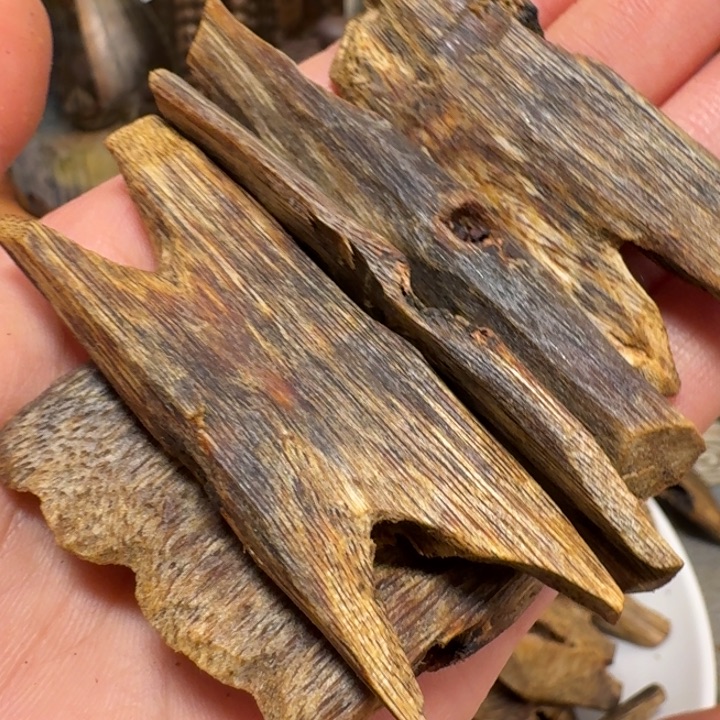 x***g沉香碎屑沉香棋楠老白棋树心油块料20克