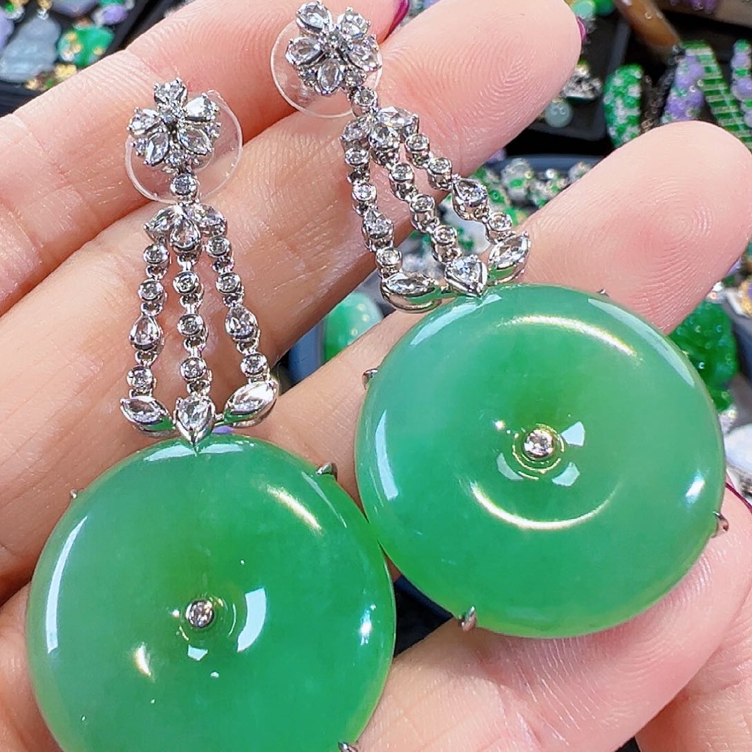 翡翠耳饰18K金镶嵌签收后24小时鉴赏期