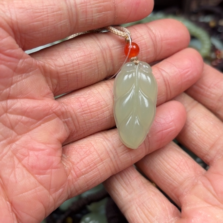 和田玉吊坠未镶嵌