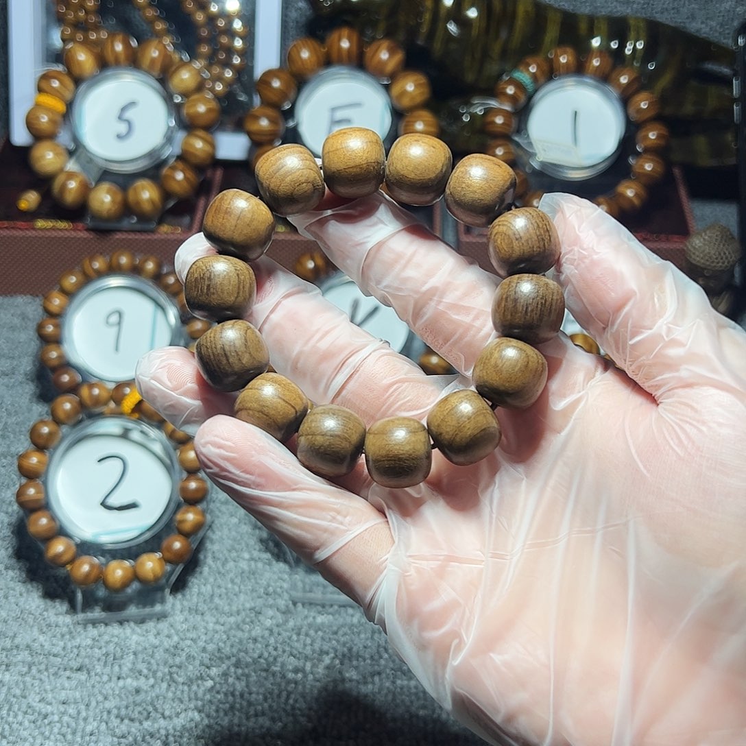 金丝楠金丝楠1.8手串