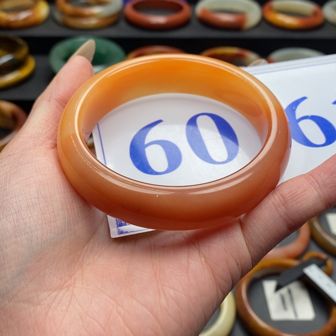 石英质玉（黄龙玉）手镯未镶嵌