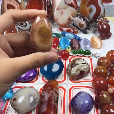 玛瑙/玉髓耳环未镶嵌