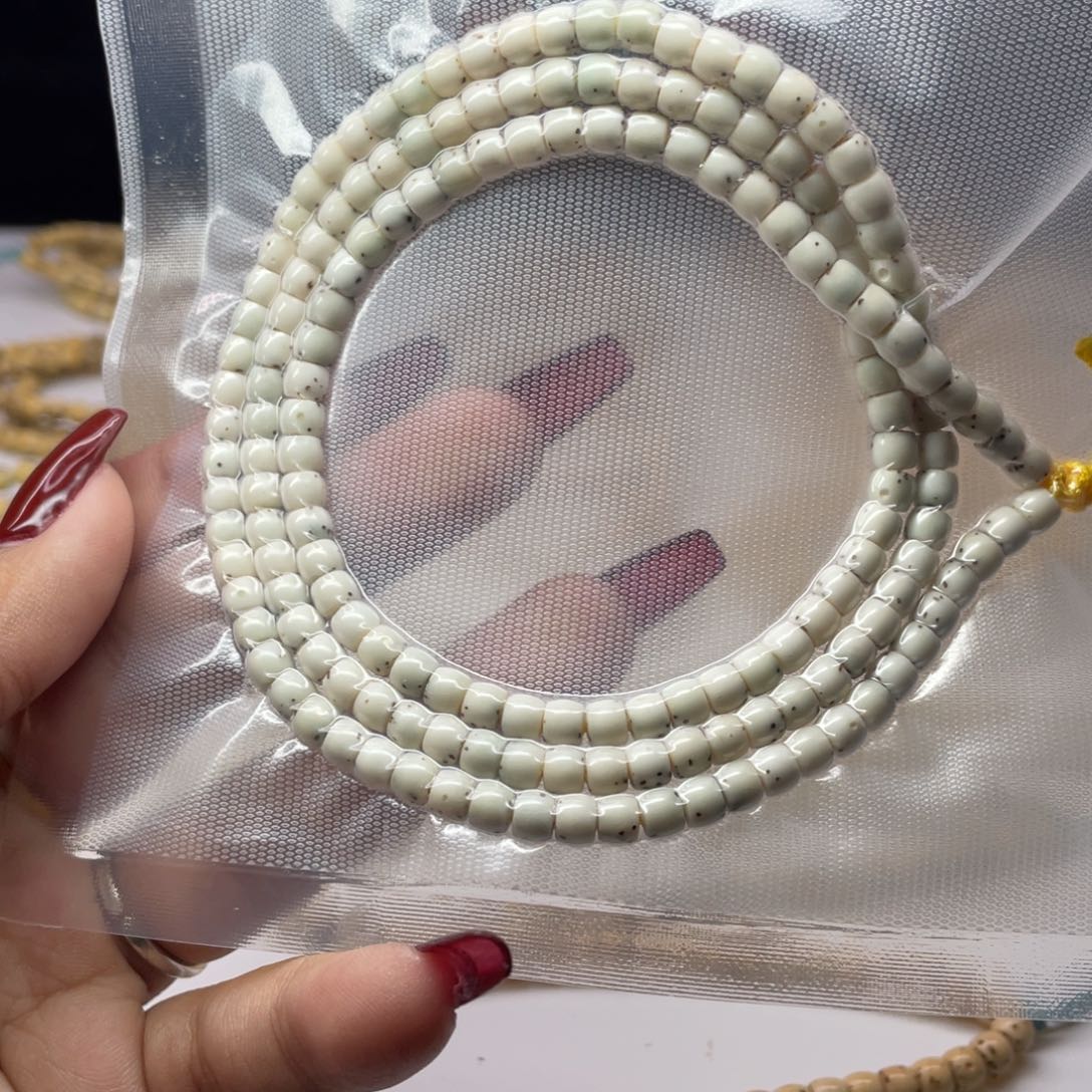 星月菩提吊坠54石玉骨瓷白
