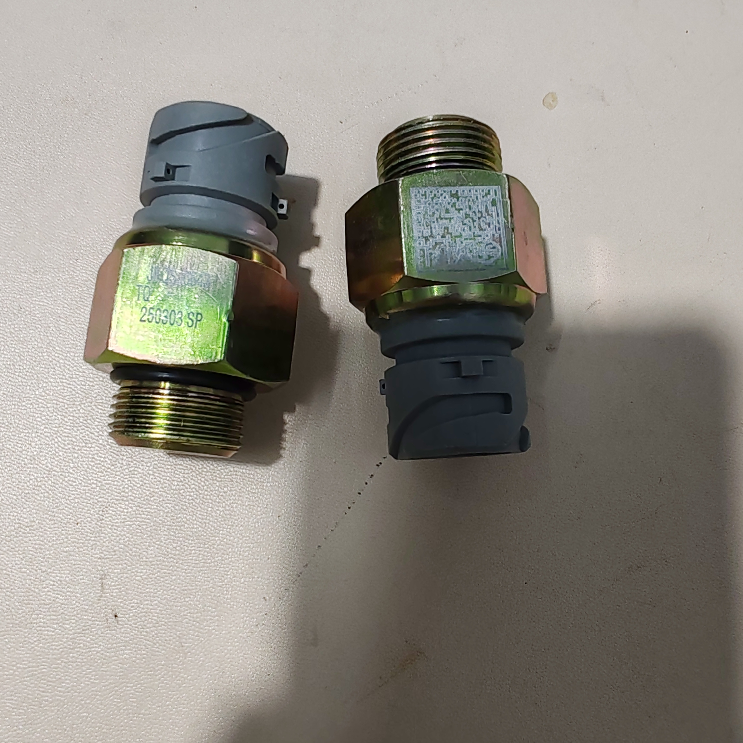 解放J6手刹传感器3757050-435/B手刹开关气刹开关制动警报开关