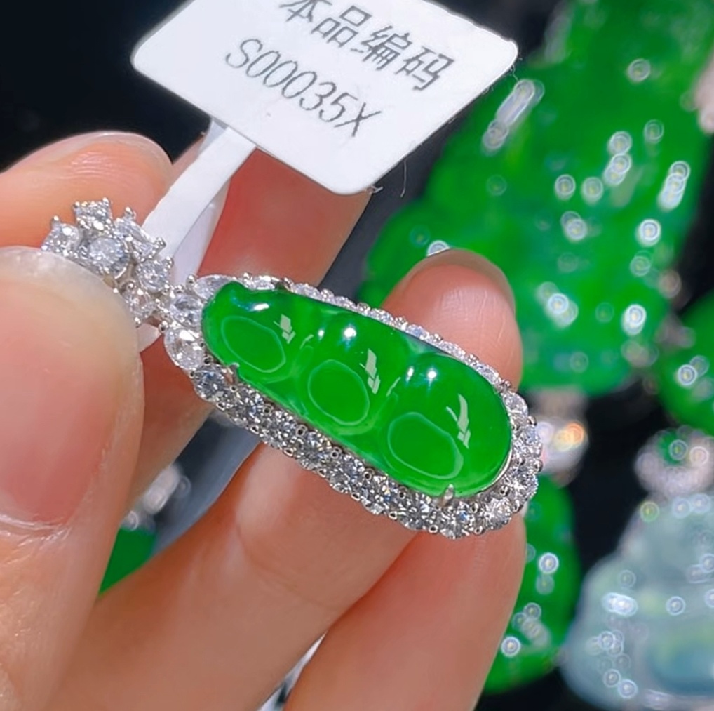 天然翡翠A货吊坠