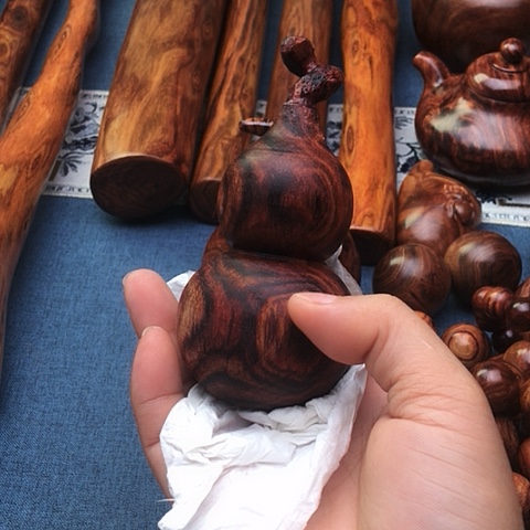 我***歌大叶紫檀（黑酸枝木类）海南黄花梨葫芦