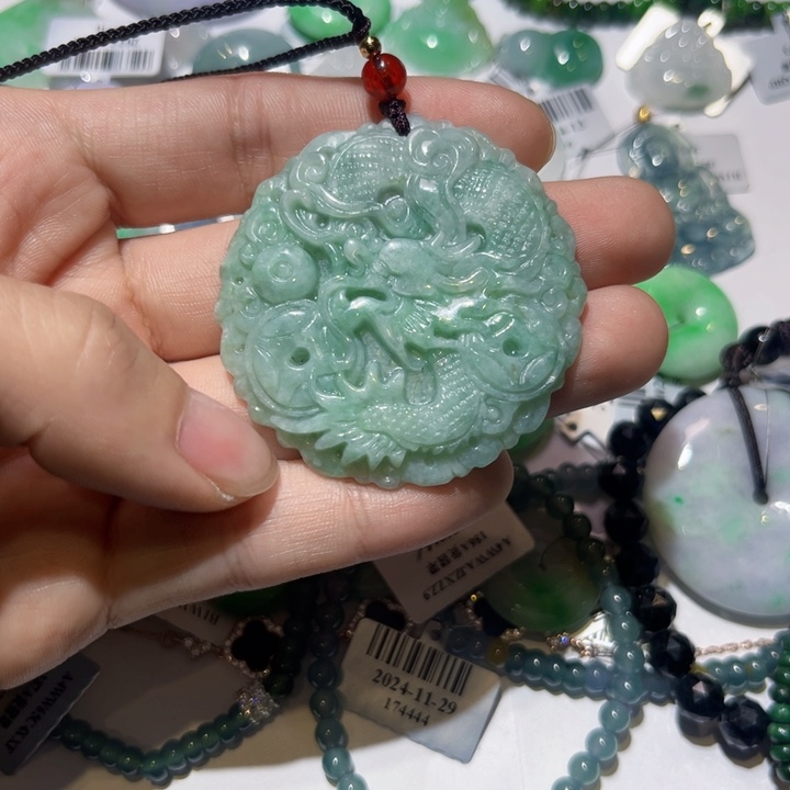 翡翠颈饰未镶嵌天然翡翠A货