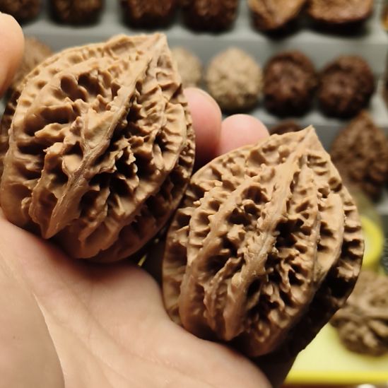 文玩核桃吊坠大楸核桃4号