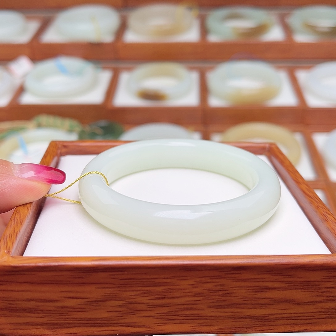 和田玉手镯未镶嵌50.9