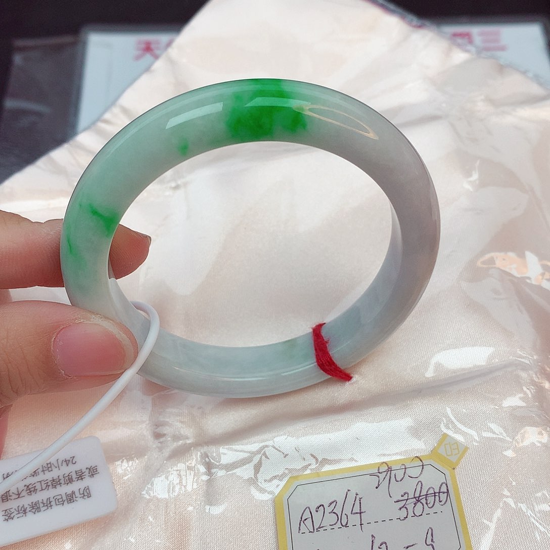 翡翠未镶嵌手镯缅甸翡翠
