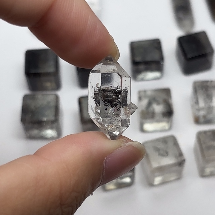 腻***腻颈饰未镶嵌水晶糖心共生闪灵钻