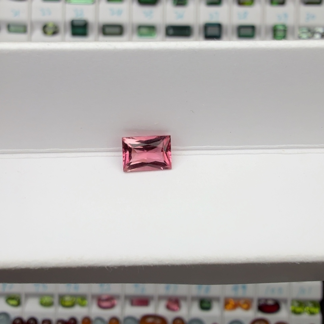 珠宝半成品未镶嵌碧玺天然0.85克拉