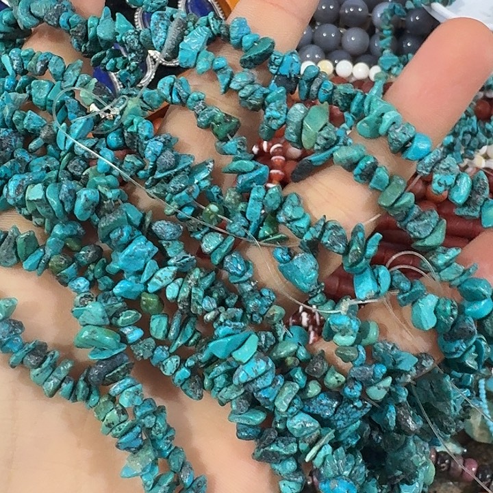 玛瑙/玉髓合金珠宝半成品一条碎石80厘米