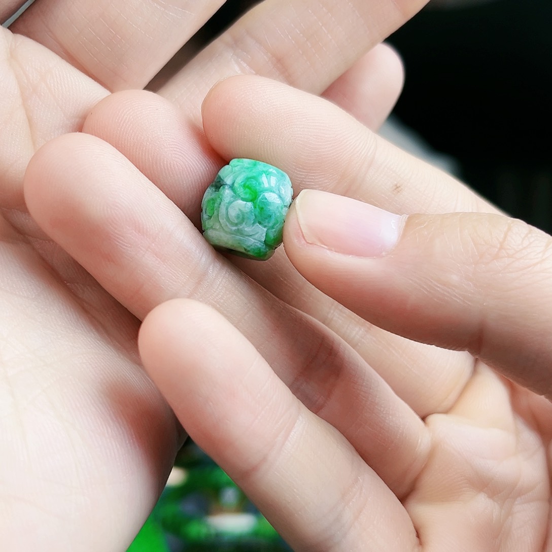 翡翠颈饰未镶嵌吊坠