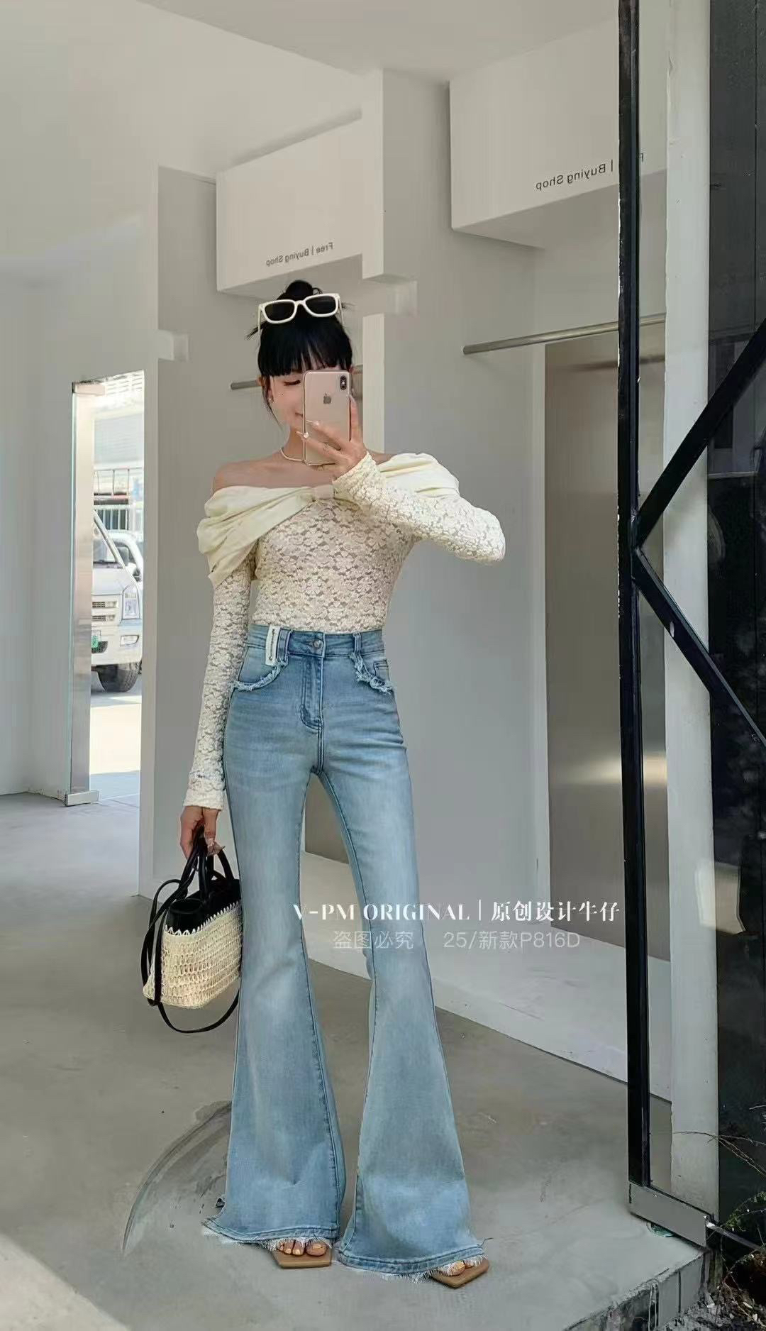 浅色高腰喇叭牛仔裤显瘦显高时尚设计感微喇裤女春季百搭
