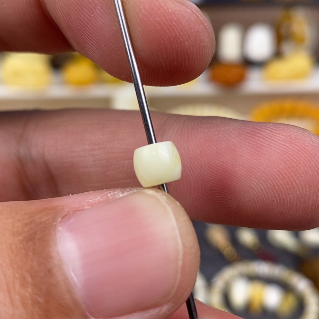 琥珀裸石未镶嵌配饰尺寸6.3