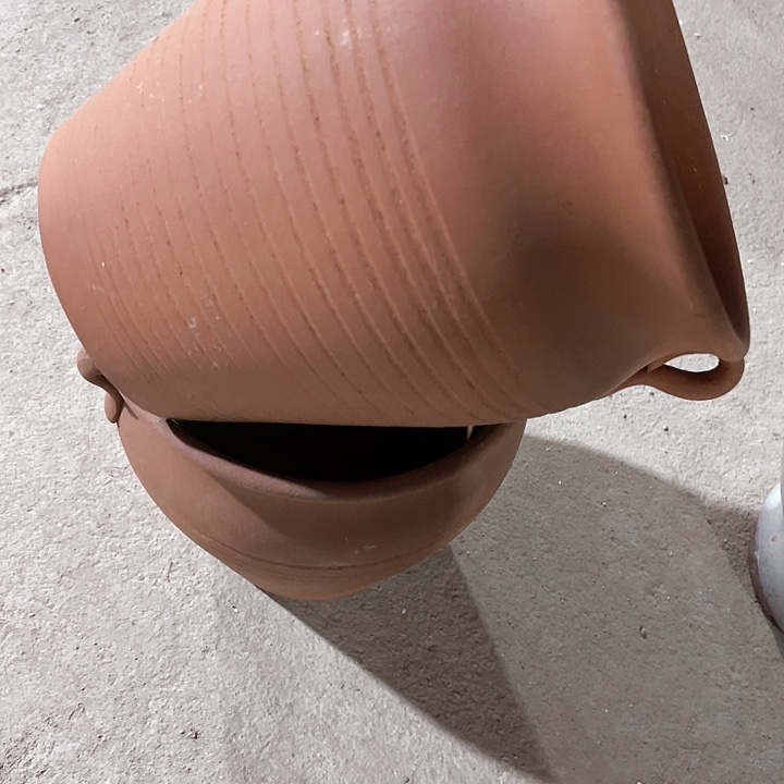 红陶口径18高度21两只瑕疵