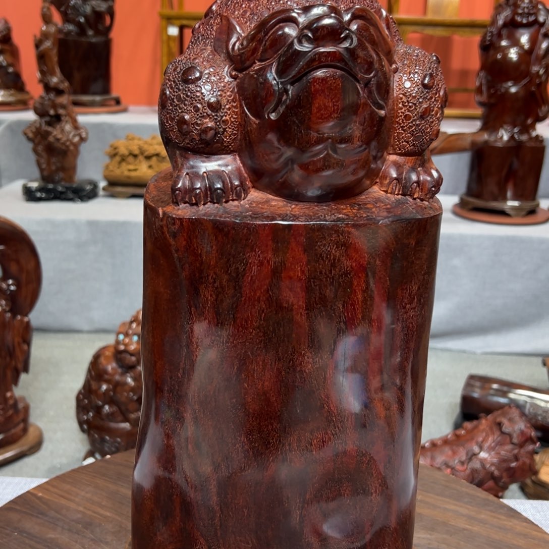 人***堂木精品工艺品展示