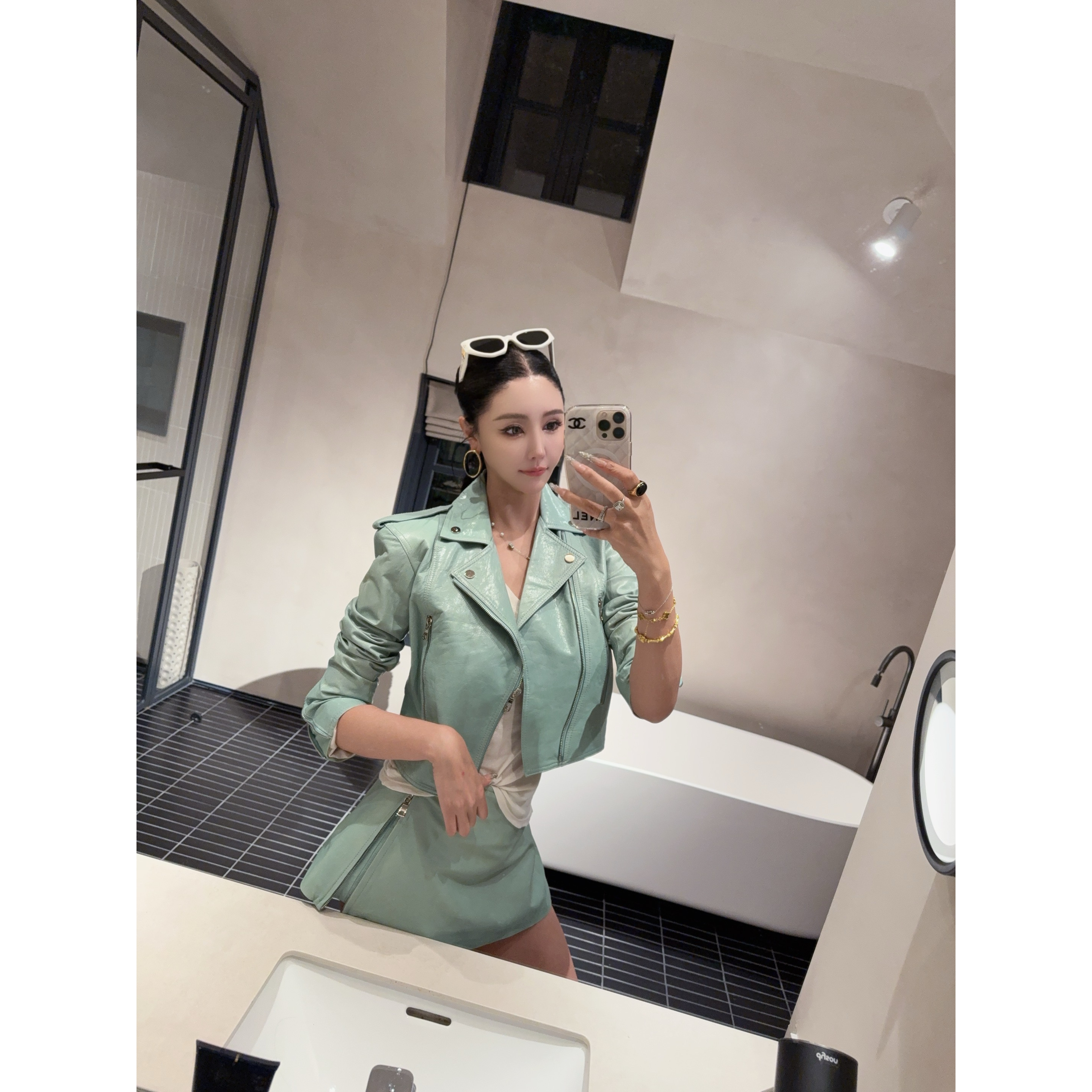 DUOMI【冰淇淋少女】黑白蓝黄亮面翻领拉链短款外套半裙套装