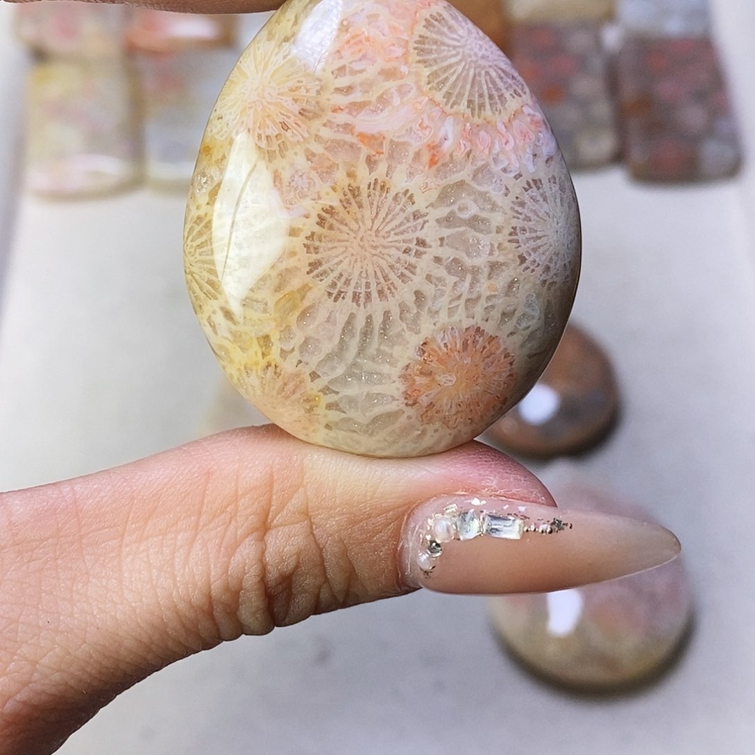 合金颈饰硅化玉墨****号