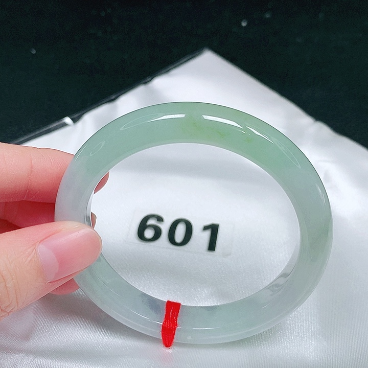 玟***翡翠未镶嵌手镯翡翠手镯未镶嵌