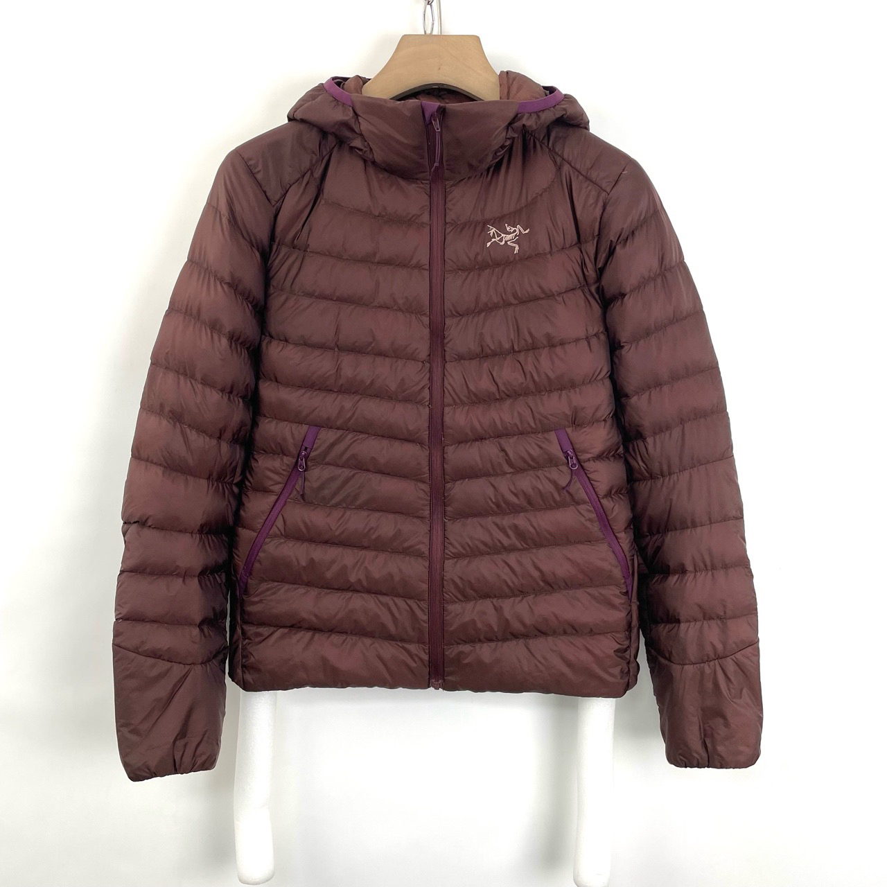 95新 ARC'TERYX/始祖鸟 98新/S码/纯色连帽羽绒服/如图/1081
