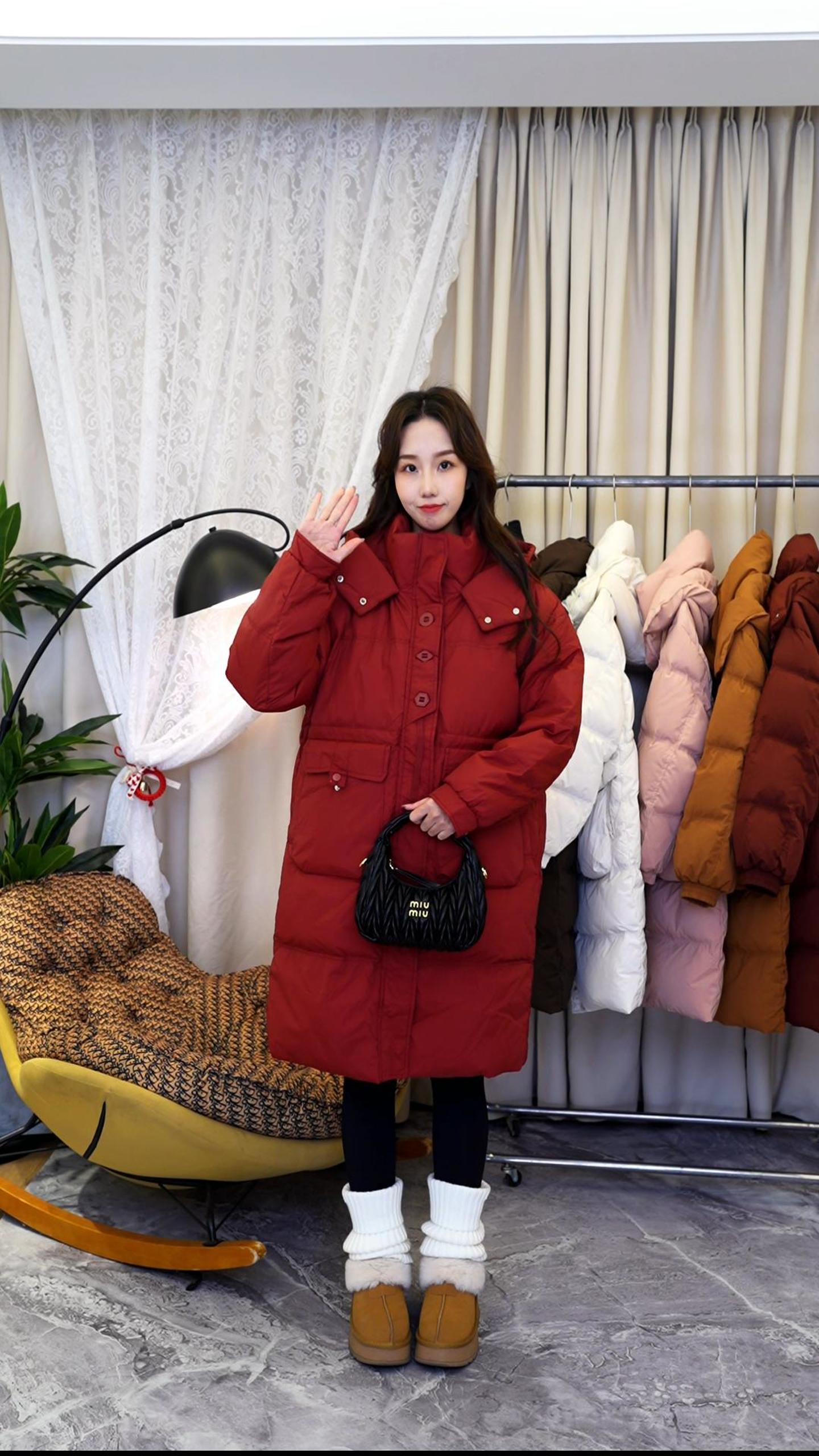 三粒扣羽绒服保暖中长款女拉链连帽过膝加厚红色新年元旦红