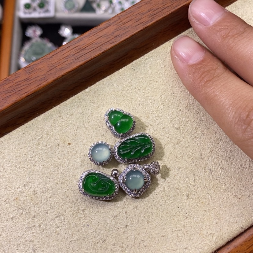 【闪购商品】翡翠颈饰银S925镶嵌?****天然