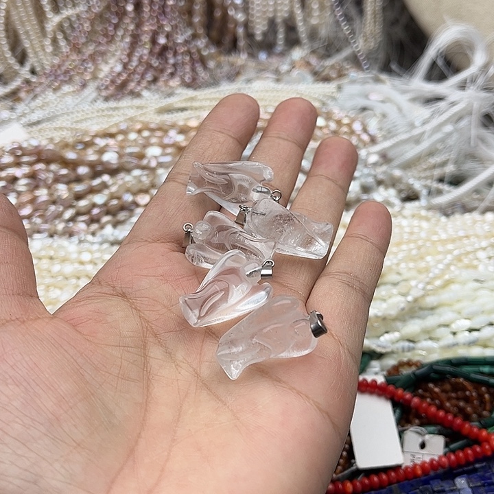 玛瑙/玉髓未镶嵌珠宝半成品一个17/24mm左右白水晶天使