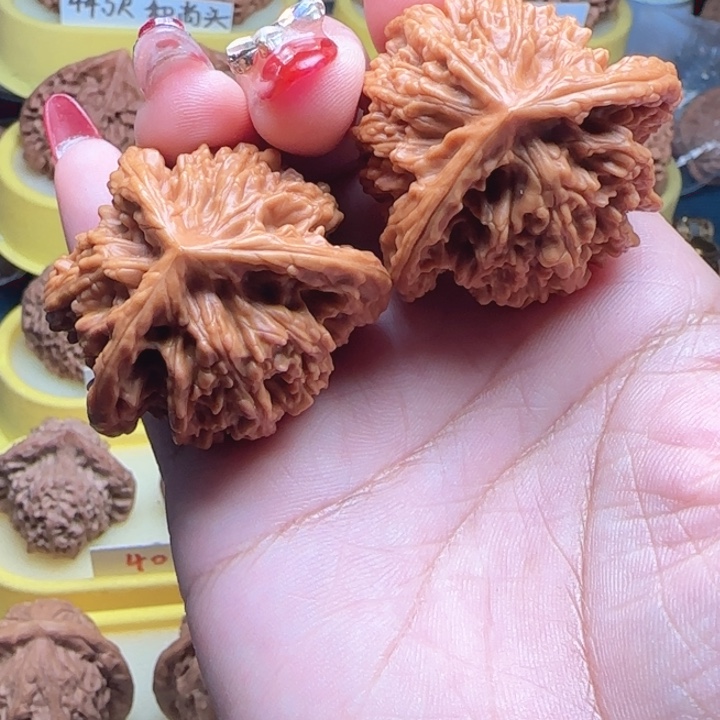 海***道文玩核桃虎头文玩核桃虎头三棱