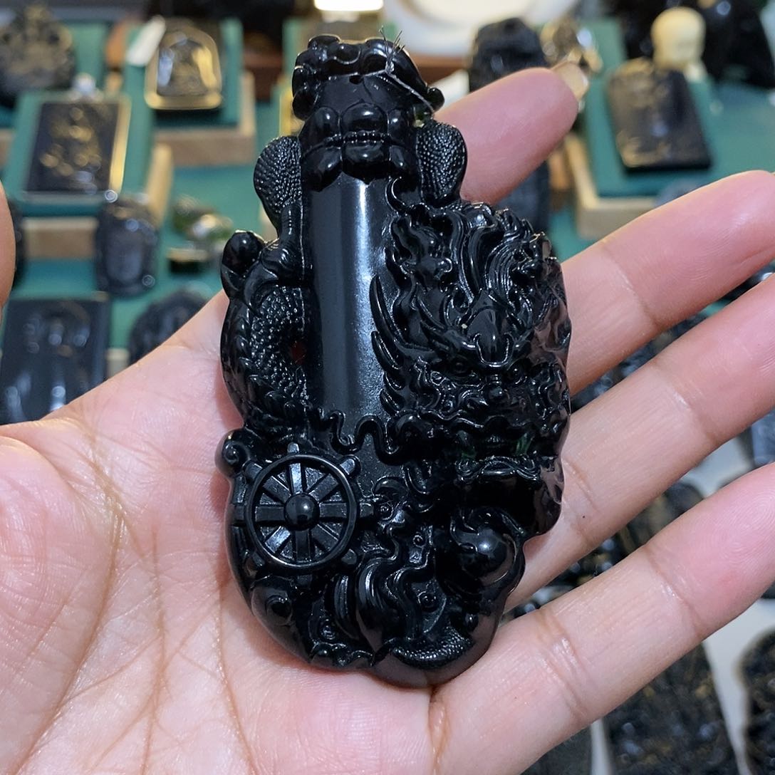 蛇纹石玉颈饰未镶嵌宇*