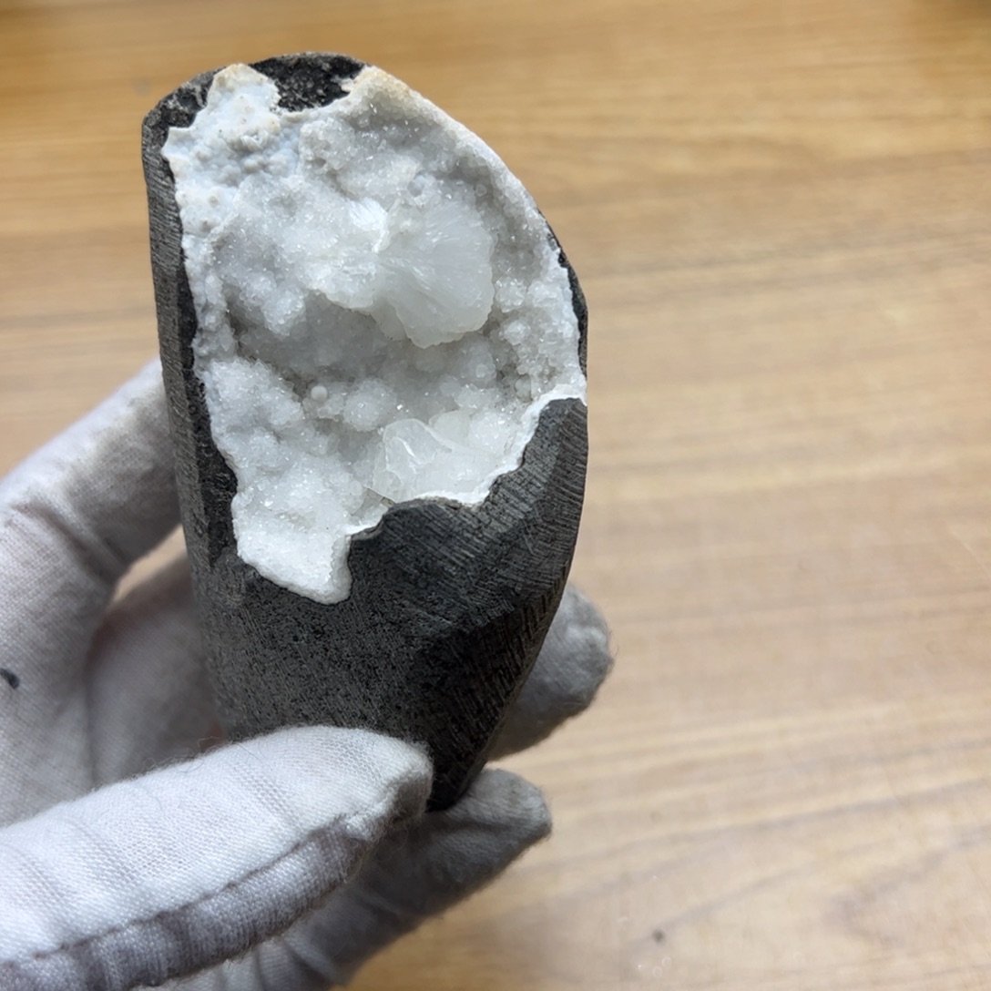 水晶窝窝36方解石未镶嵌