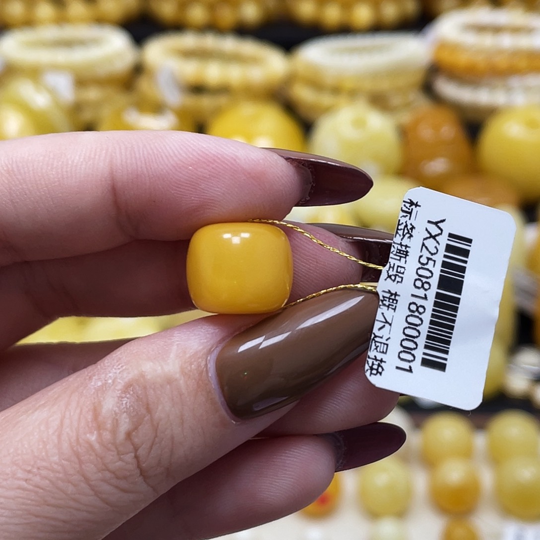 琥珀未镶嵌珠宝奇石13*11.1mm氧化老型