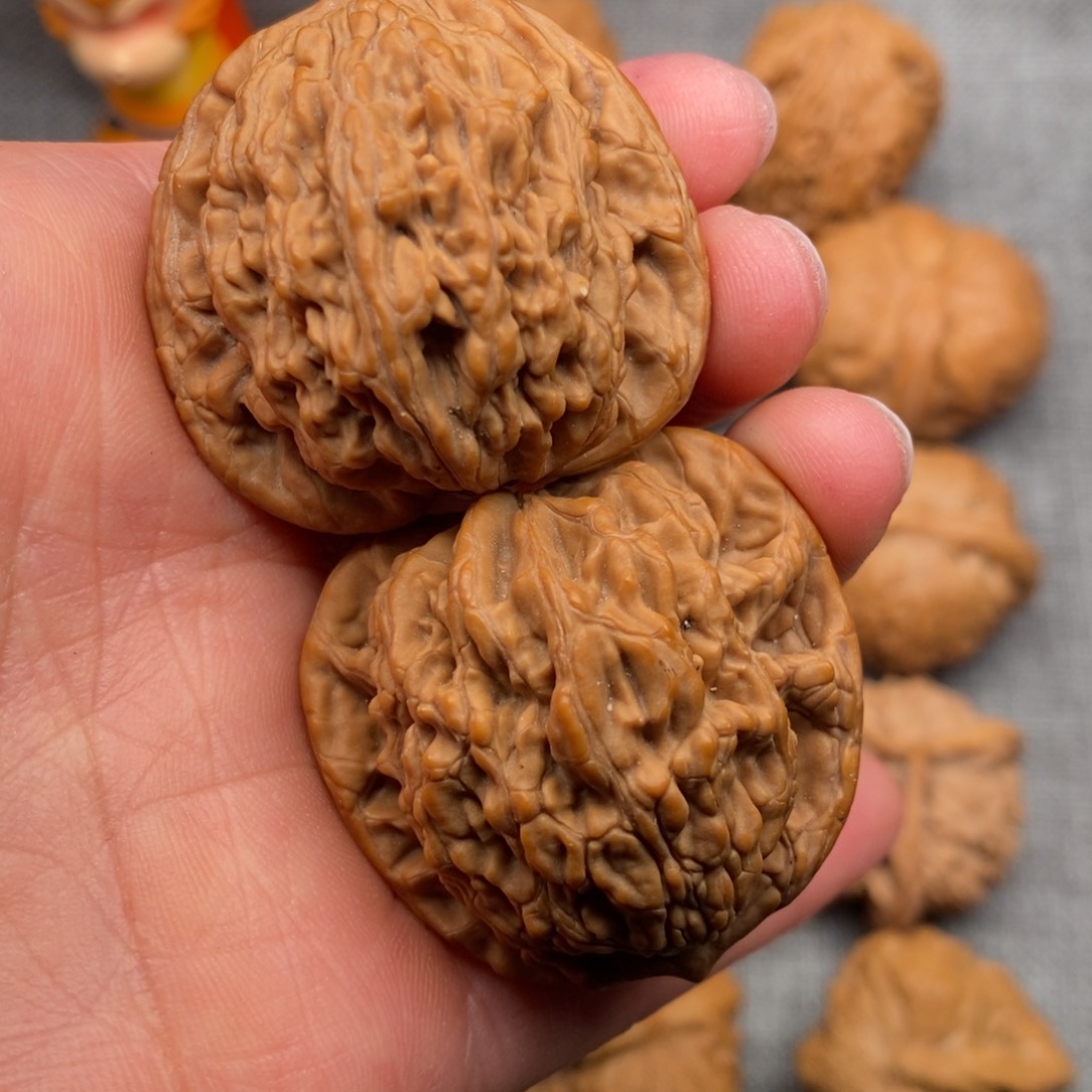 文玩核桃把件38虎头