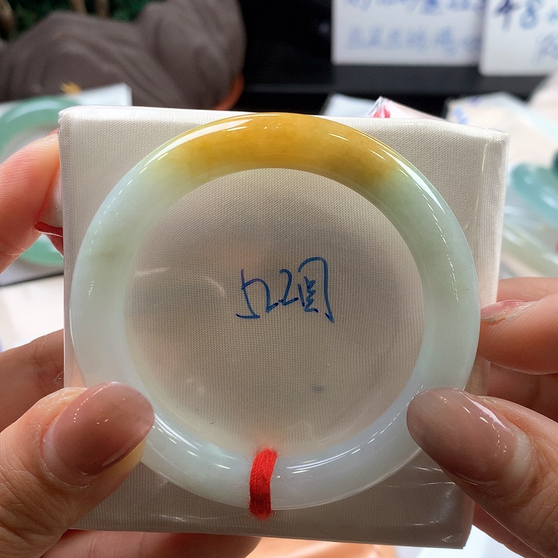 翡翠未镶嵌手镯52.2元