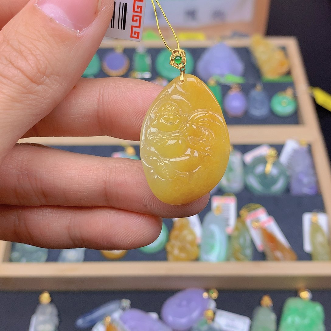 翡翠颈饰18K金镶嵌翡翠