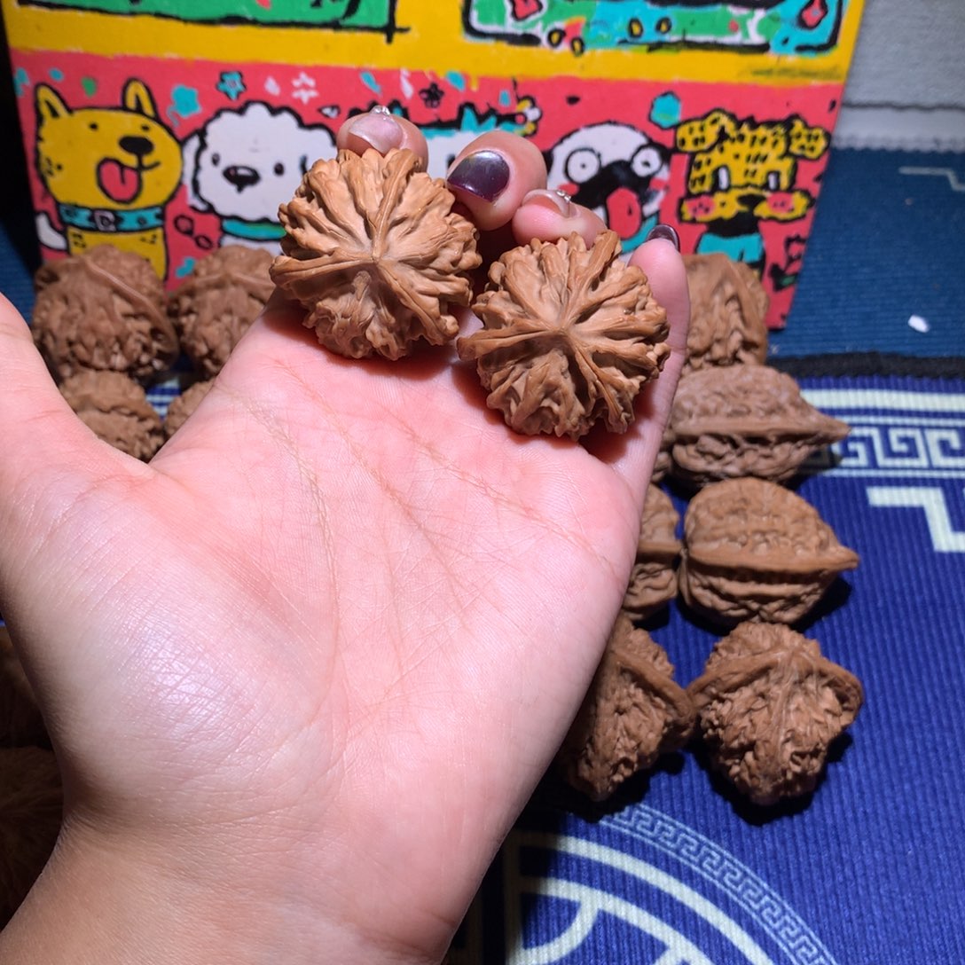 C***R吊坠文玩核桃36岐山三棱5502