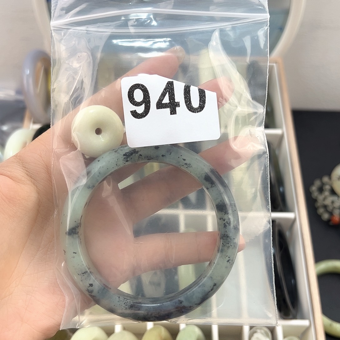 梦***分未镶嵌蛇纹石玉颈饰