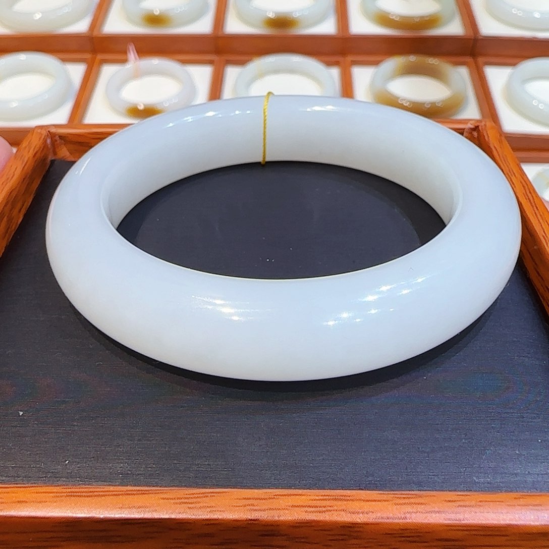 和田玉手镯未镶嵌羊脂白玉55 56