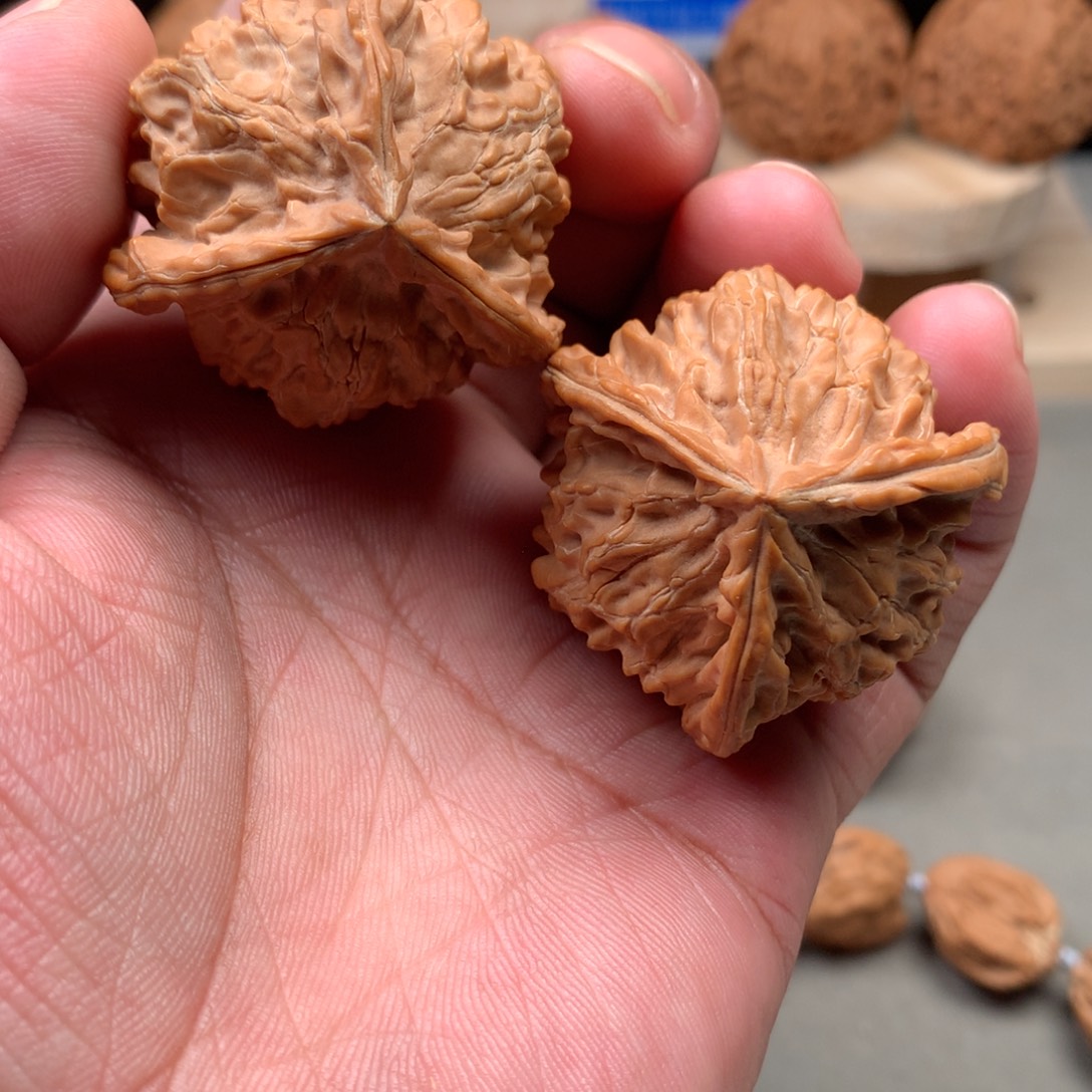 桃核吊坠三千三棱