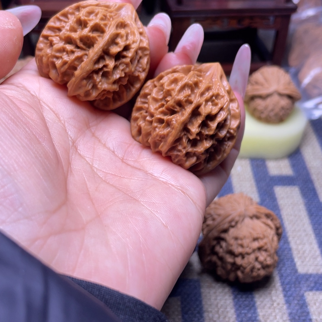 老***血文玩核桃吊坠38曹大龙文玩