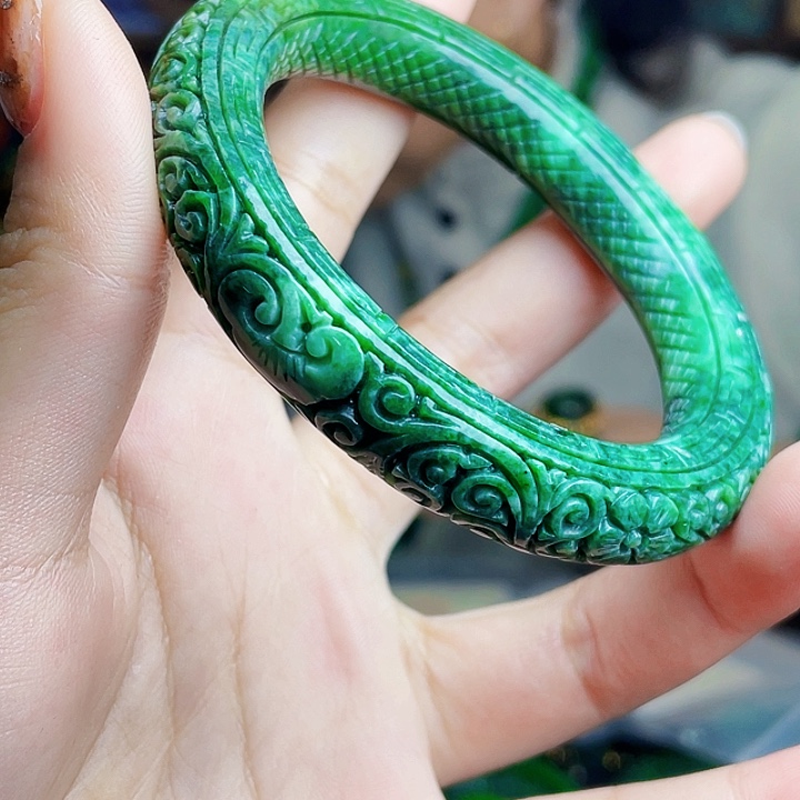 翡翠未镶嵌颈饰多样性57.5