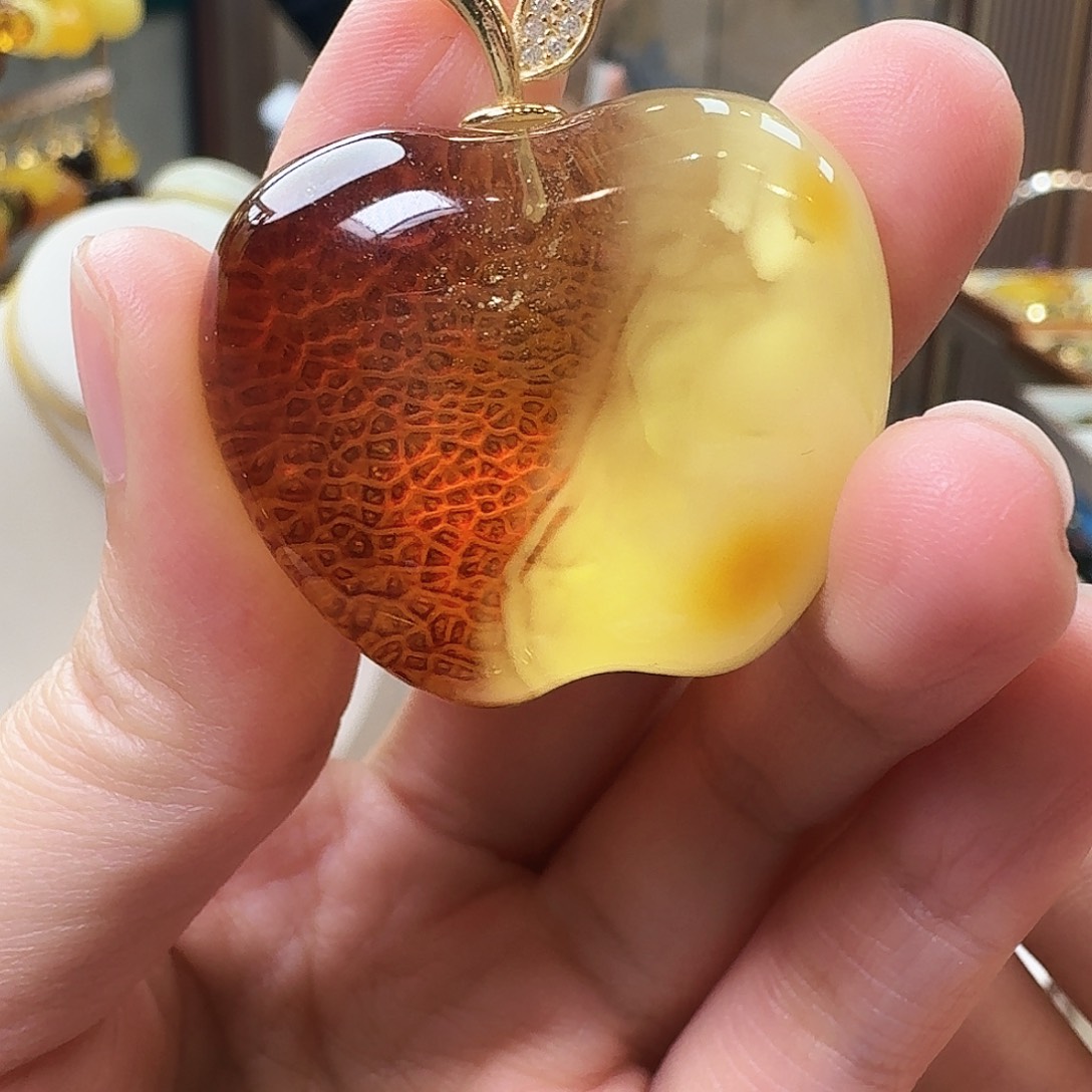 琥珀未镶嵌颈饰吊坠