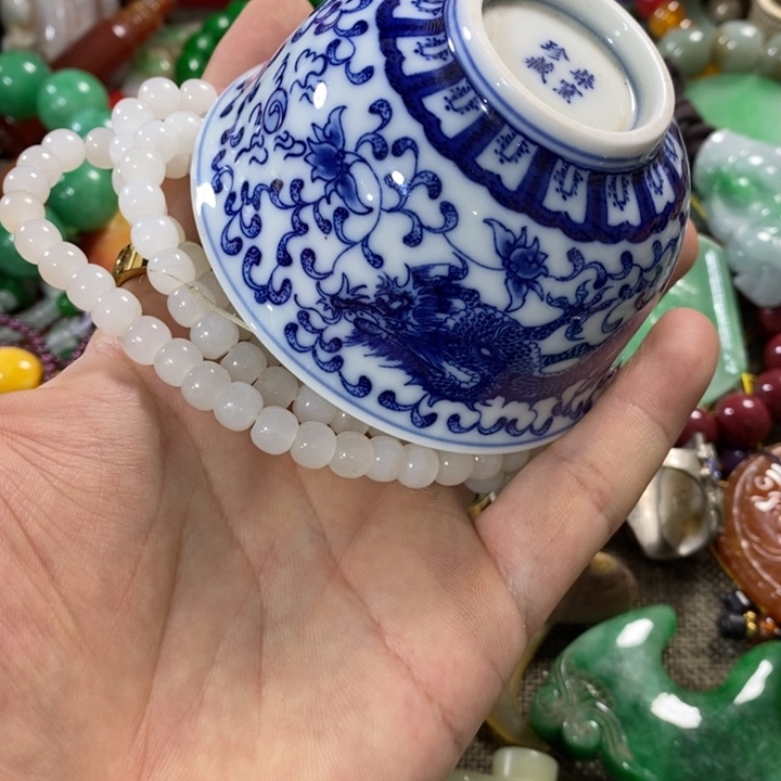 华***姐瓷片精品购物中心的经营