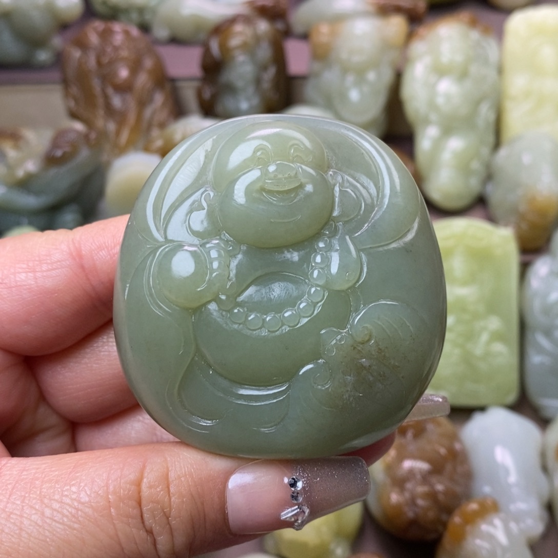 和田玉未镶嵌把件