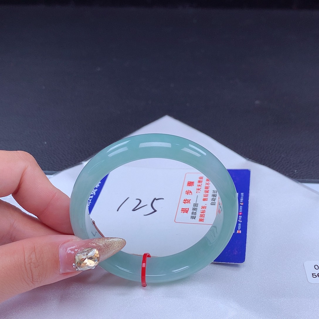 翡翠手镯未镶嵌手镯001408