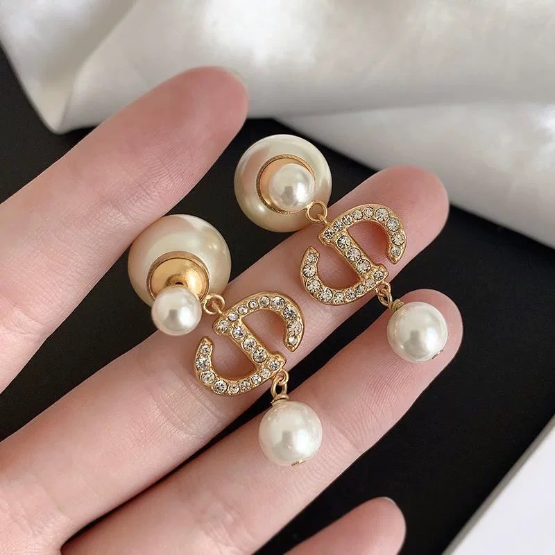铜合金锆石耳饰 d家字母耳环女新年爆款珍珠耳钉CD韦雪同款耳饰