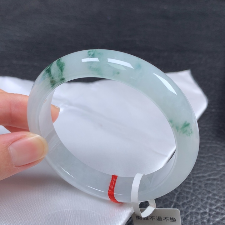 翡翠未镶嵌手镯   