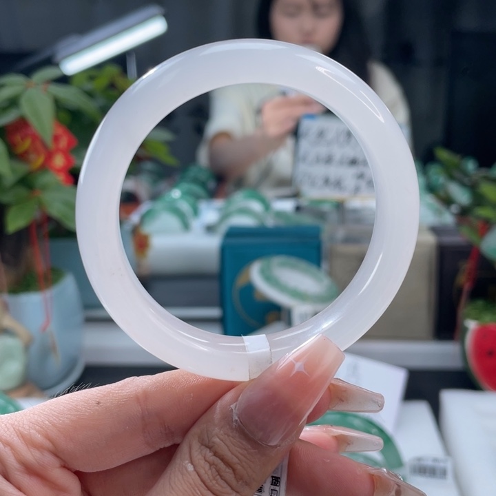 石英质玉手镯未镶嵌天然A货非洲翠手镯